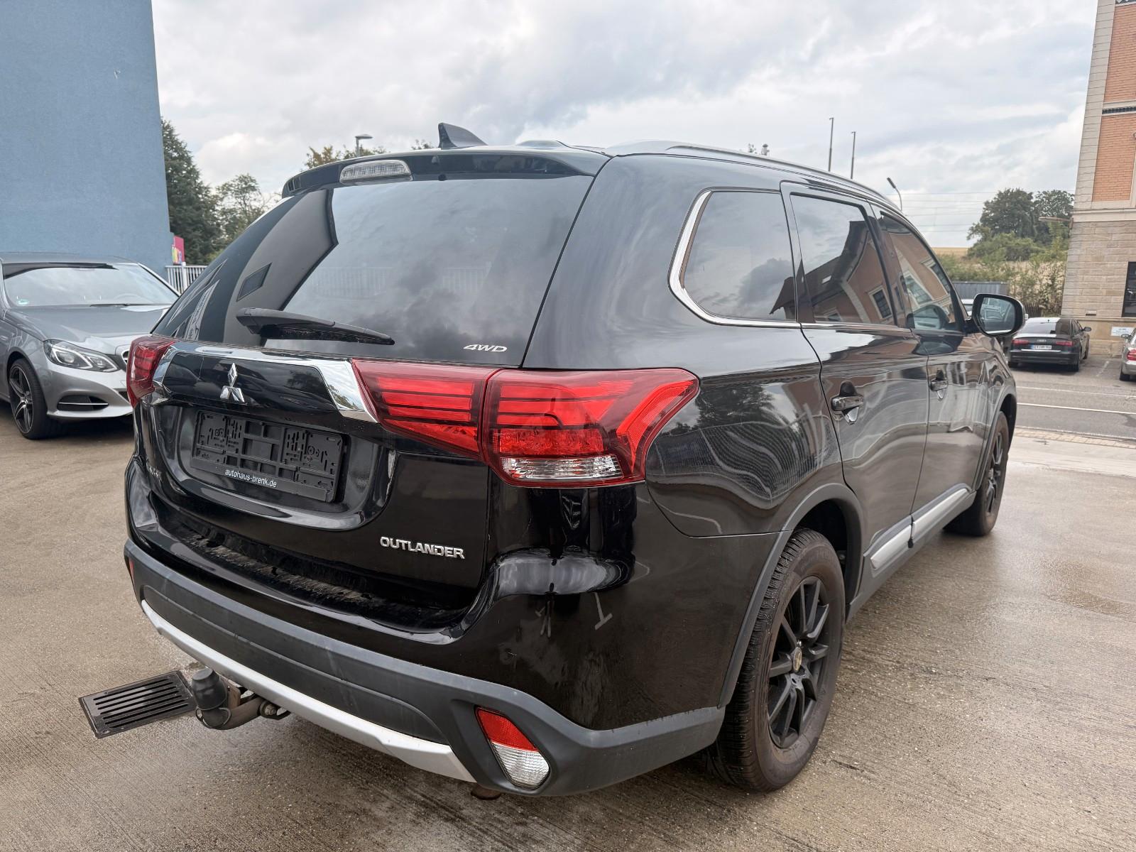 Mitsubishi Outlander Edition 100+ 4WD / Automatik/KAM/LHZ