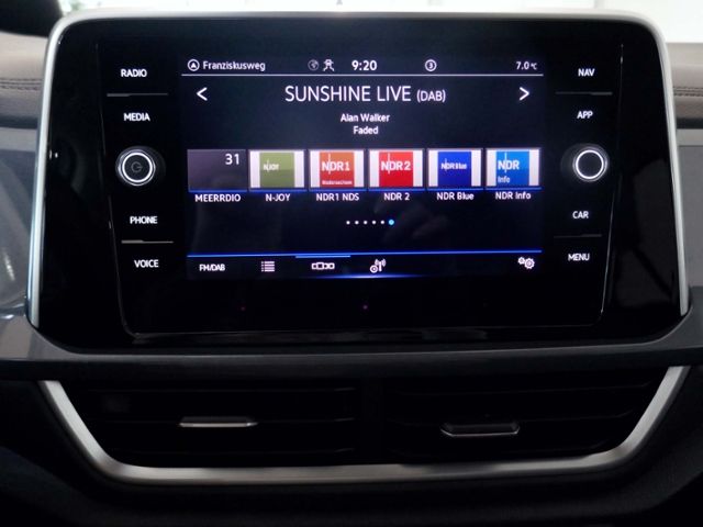 Fahrzeugabbildung Volkswagen T-Roc Style 2.0 TDI DSG | LED RFK AHK ACC
