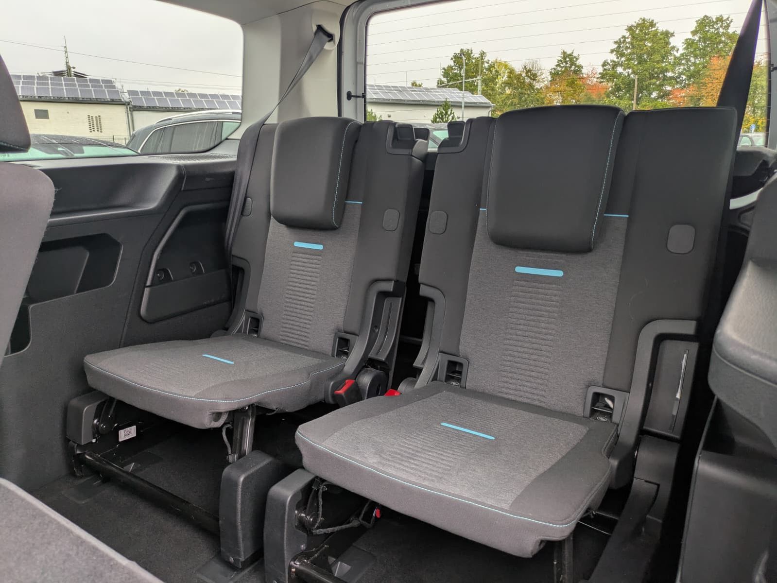 Fahrzeugabbildung Ford Grand Tourneo L2 Active LED*PANO*AHK*ACC*7-Si