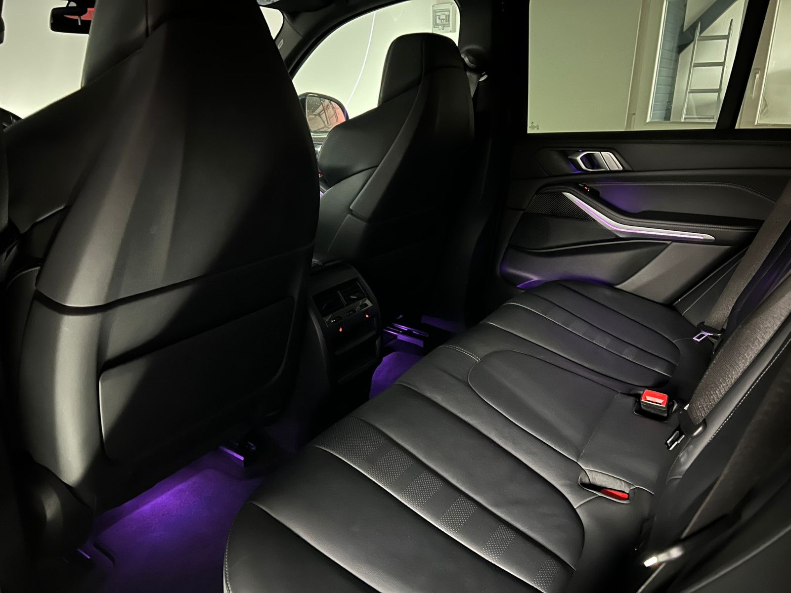 Fahrzeugabbildung BMW X5 xDrive 40 d M SPORT/LASER/AHK/PANO/DRAVITGRAU