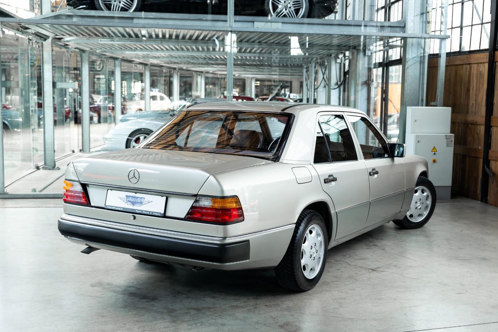 Mercedes-Benz 200 E | BRD | Schiebedach | Top Zustand