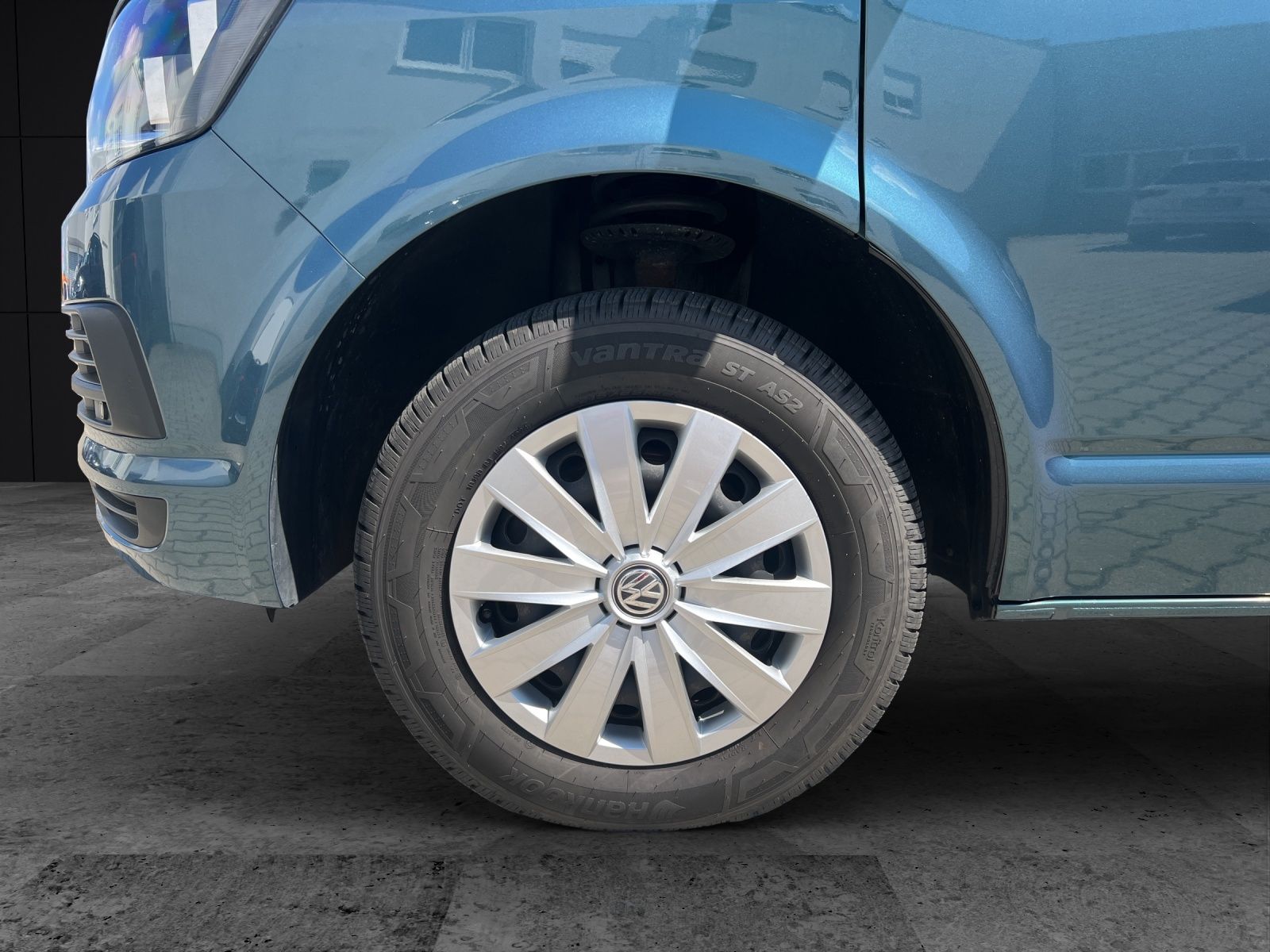 Fahrzeugabbildung Volkswagen T6 Multivan TDI Trendl. Standhzg Navi Climatroni