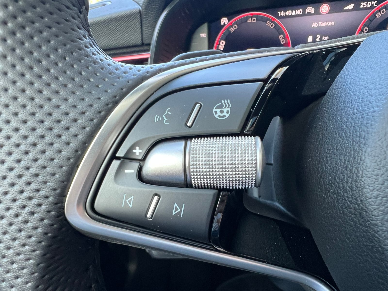 Fahrzeugabbildung SKODA Kamiq Monte Carlo 1.5 TSI DSG *AHK vorb., Matrix