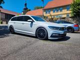 Volkswagen Passat Variant 2.0 TDI SCR 140kW DSG Highlin... - Volkswagen Passat Variant mit Diesel-Antrieb: Weiß