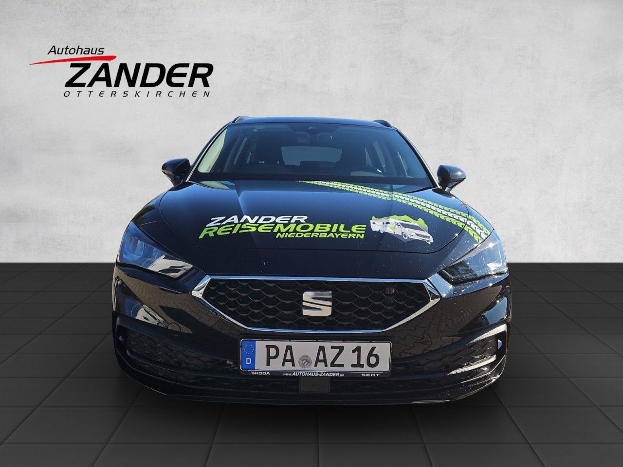 Fahrzeugabbildung SEAT Leon Sportstourer eTSI DSG Style Sitzheizung