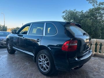 Porsche Cayenne - 5