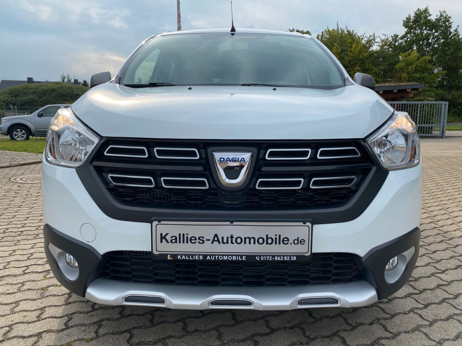 Fahrzeugabbildung Dacia Lodgy Stepway Plus