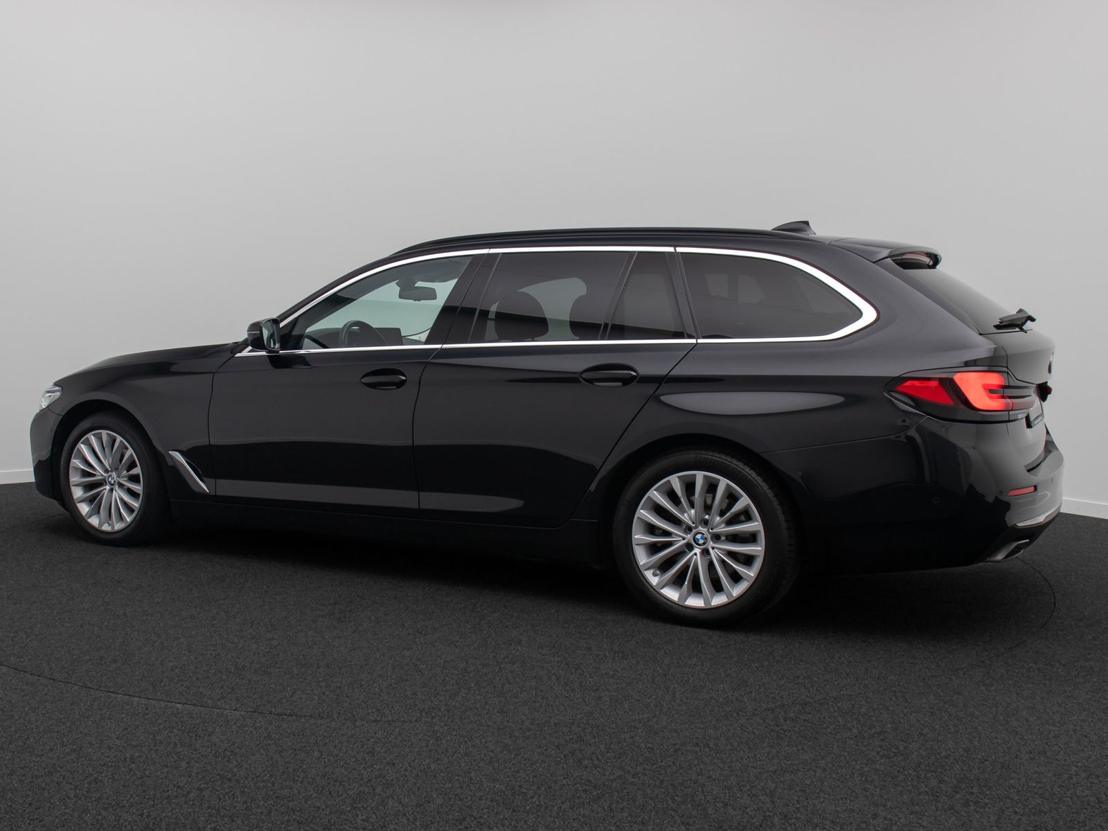 Fahrzeugabbildung BMW 520d Luxury Line HUD DAB Laser Kamera Sport Komf