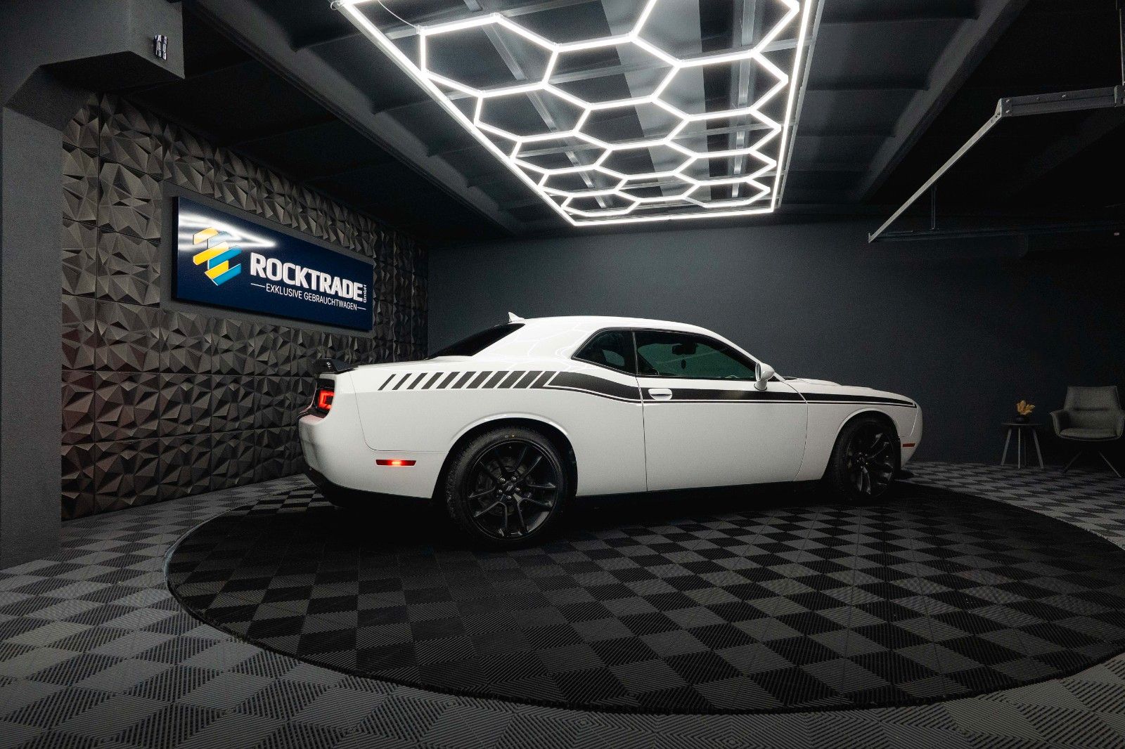 Fahrzeugabbildung Dodge Challenger 6.4 V8 SRT 392 R/T SCAT PACK Perform.