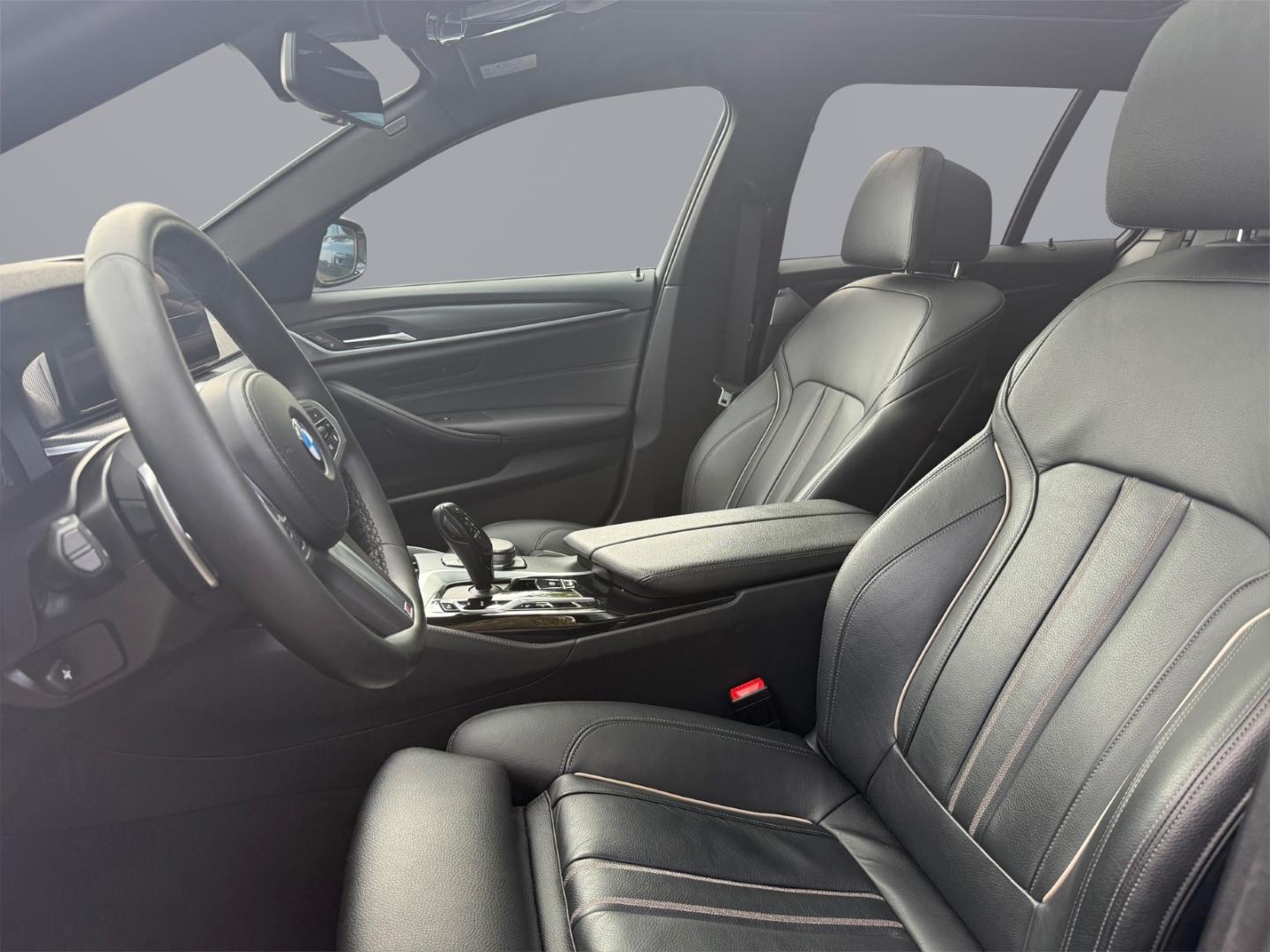 BMW 530 d Touring M-Sport/HUD/HiFi/RFK/AHK/Pano
