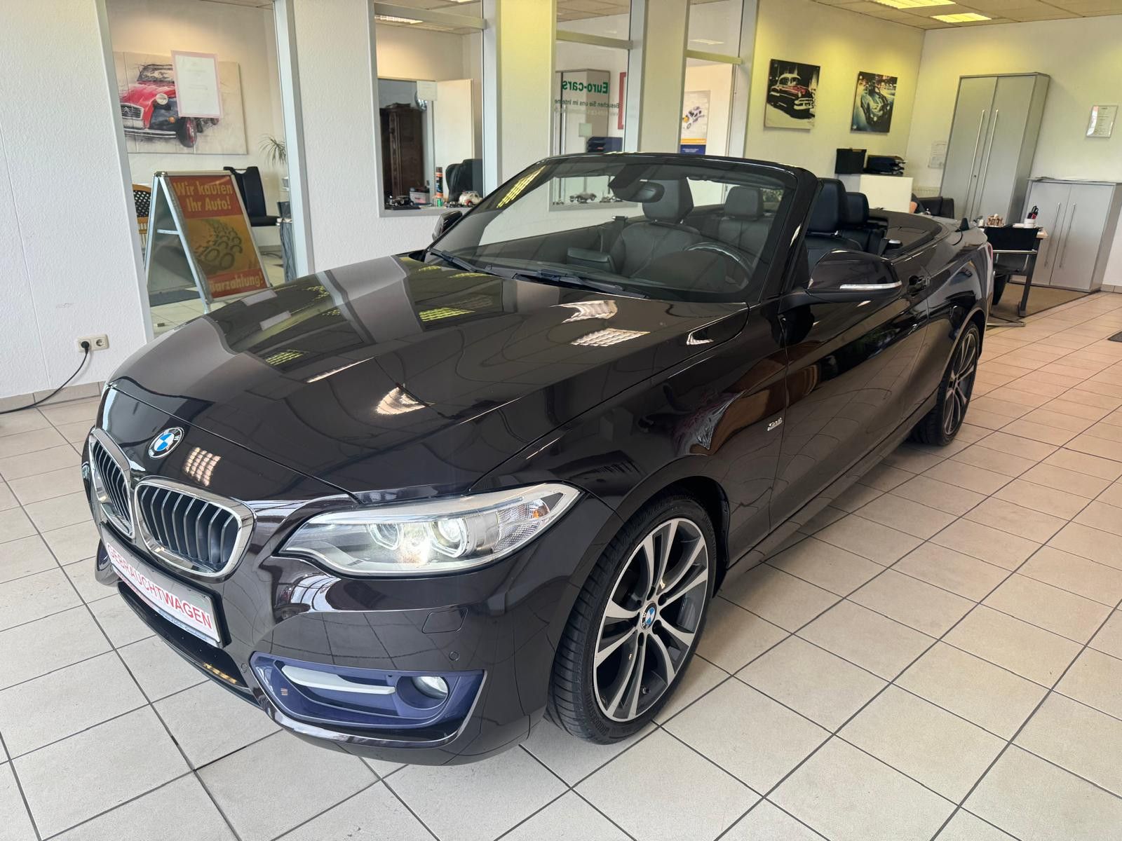 Fahrzeugabbildung BMW 220 i Cabrio Sport Line/ NAVI/KLIMA/AUTOMATIK