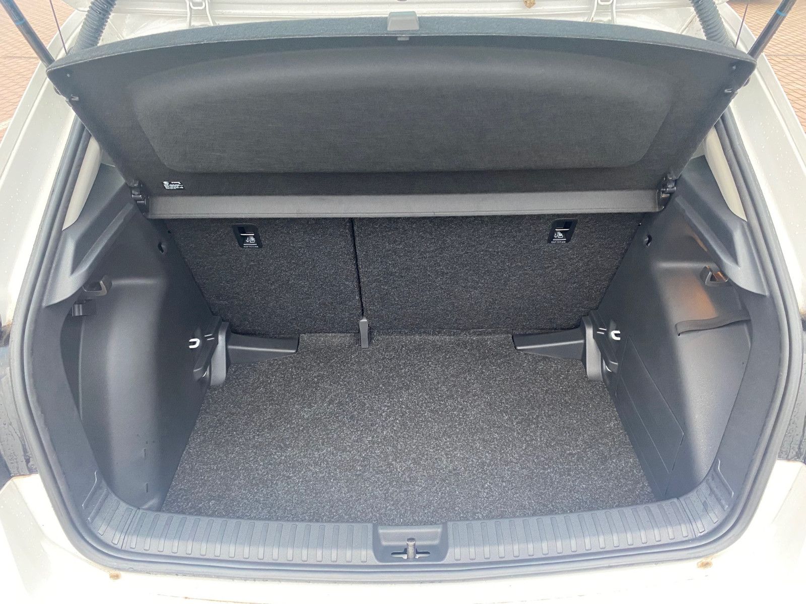 Fahrzeugabbildung SKODA Fabia 1.0l MPI Essence *SOFORT*KLIMA*PDC hinten*