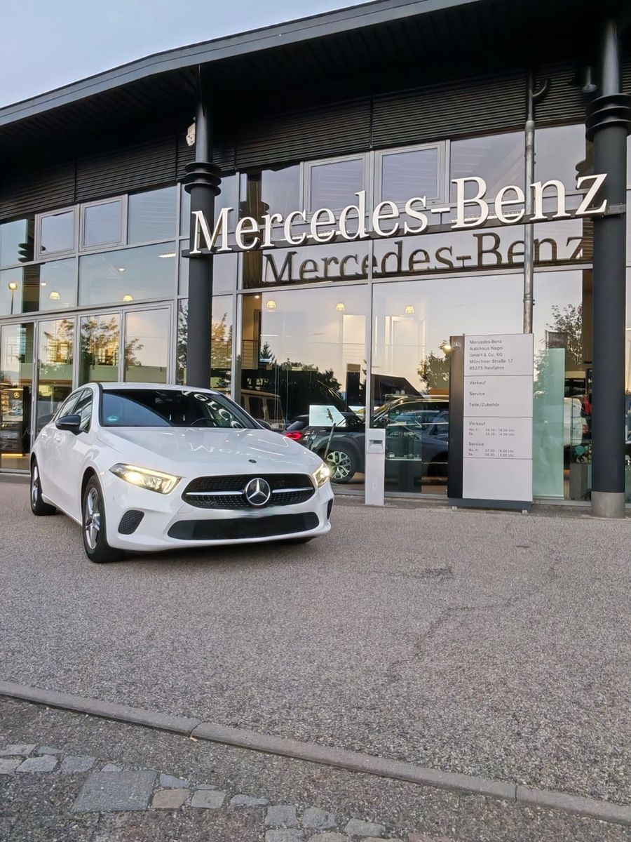 MERCEDES-BENZ A 180 -