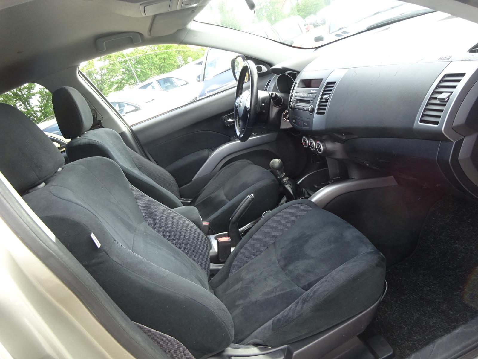 Mitsubishi Outlander 2.2 DI-D Intense 4WD TC-SST