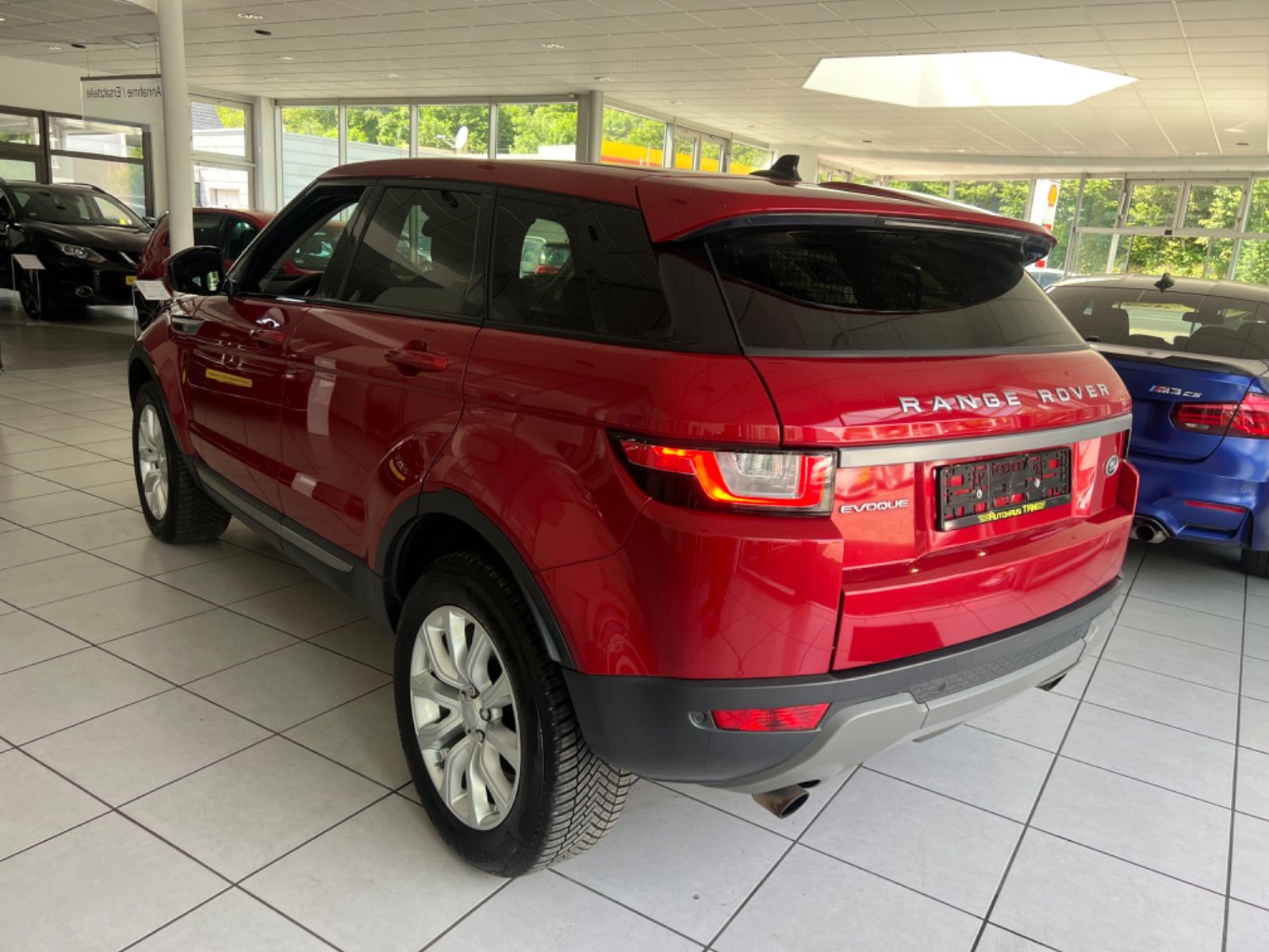Fahrzeugabbildung Land Rover Range Rover Evoque SE