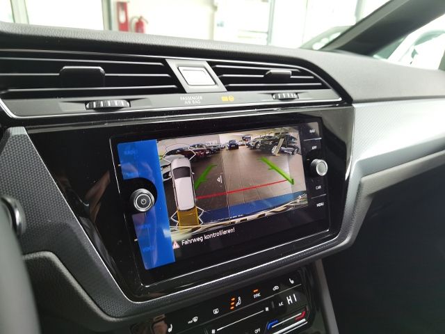Touran 1.5 TSI ACTIVE NAVI AHK KAMERA DSG 7-Gang
