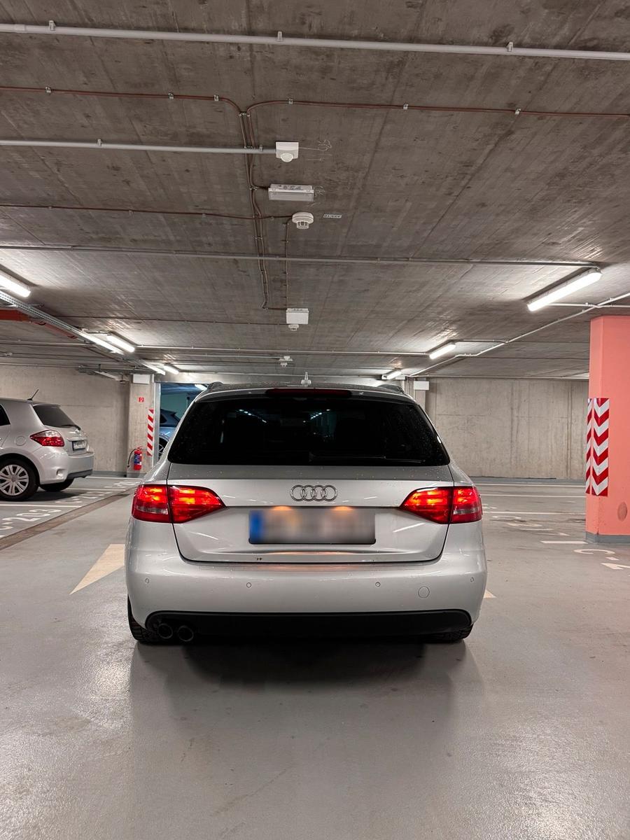 Audi A4 2009 — photo 5