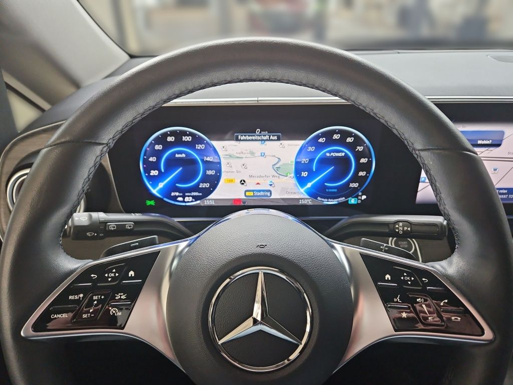 Fahrzeugabbildung Mercedes-Benz EQV 300 lang 7 Sitze BURMESTER EASYPACK LED 360°