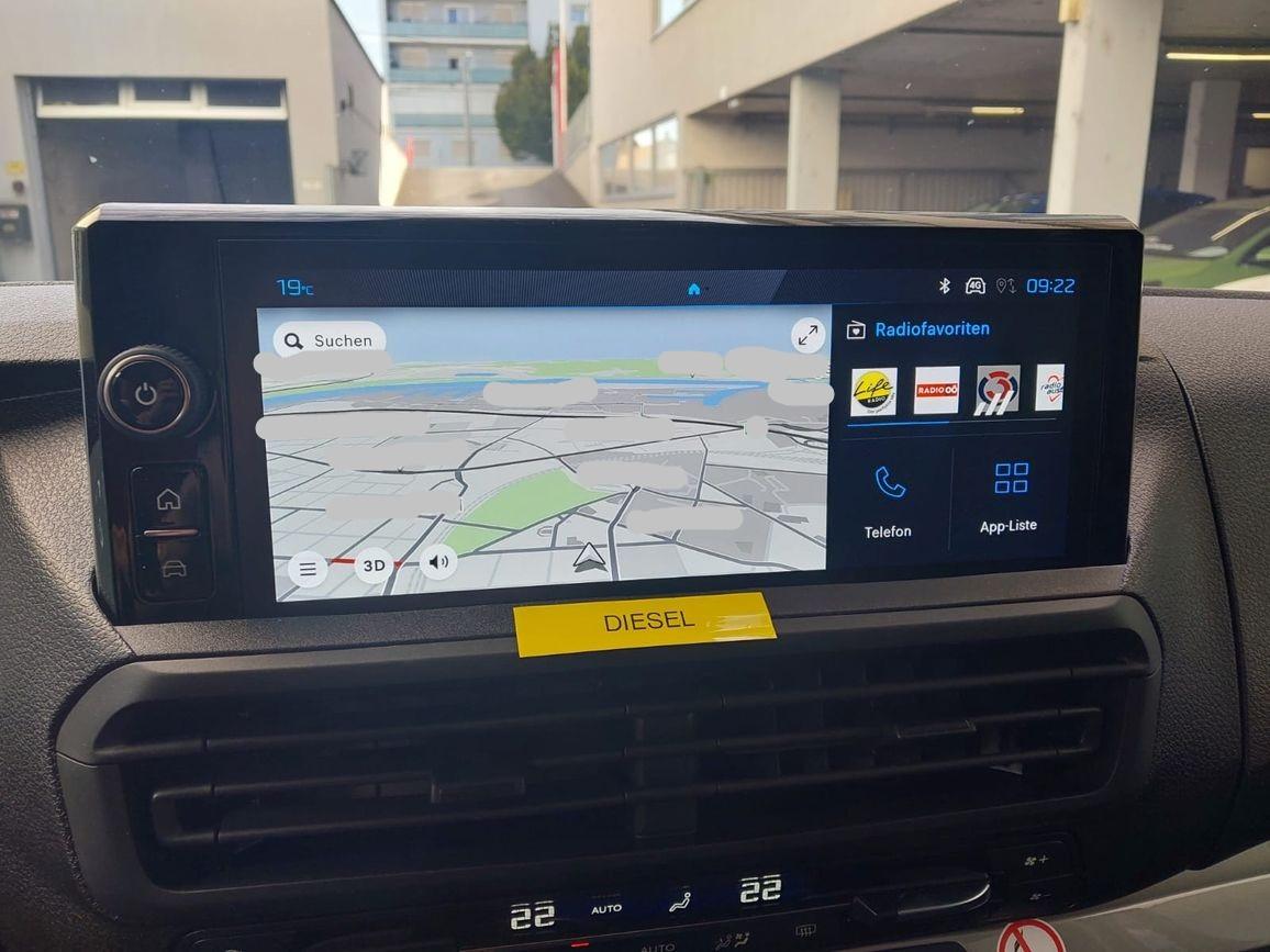 Peugeot Expert L2 (kurz) 8-Sitze Navi AHK Klimaautomatik