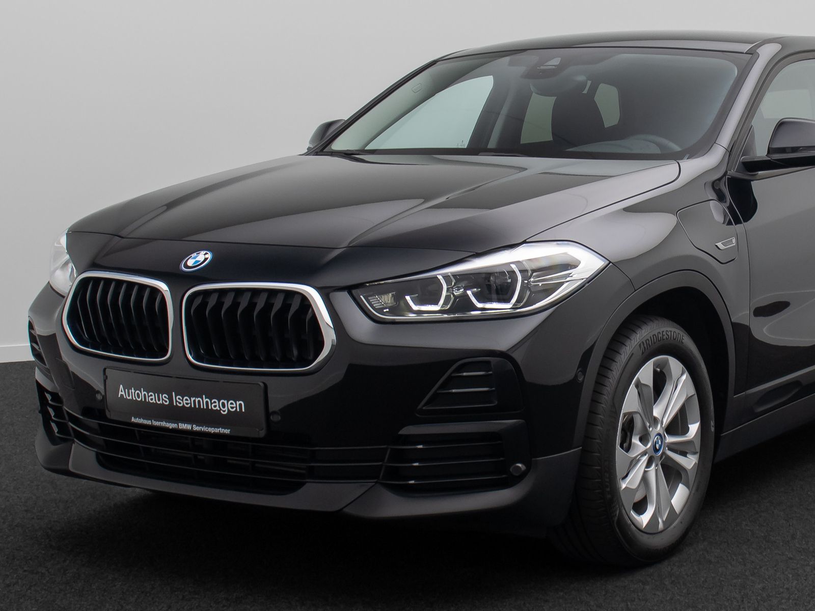 Fahrzeugabbildung BMW X2 xD25e Kamera DAB LED Parkassistent Navi Sport
