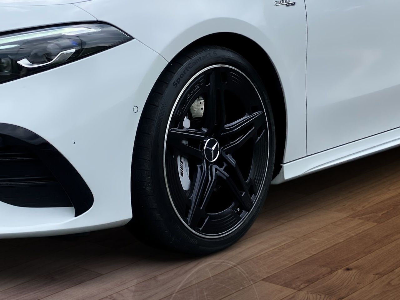 Fahrzeugabbildung Mercedes-Benz AMG A 35 4M AHK+MULTIBEAM+KEYLESS+AMBIENTE+LHZ
