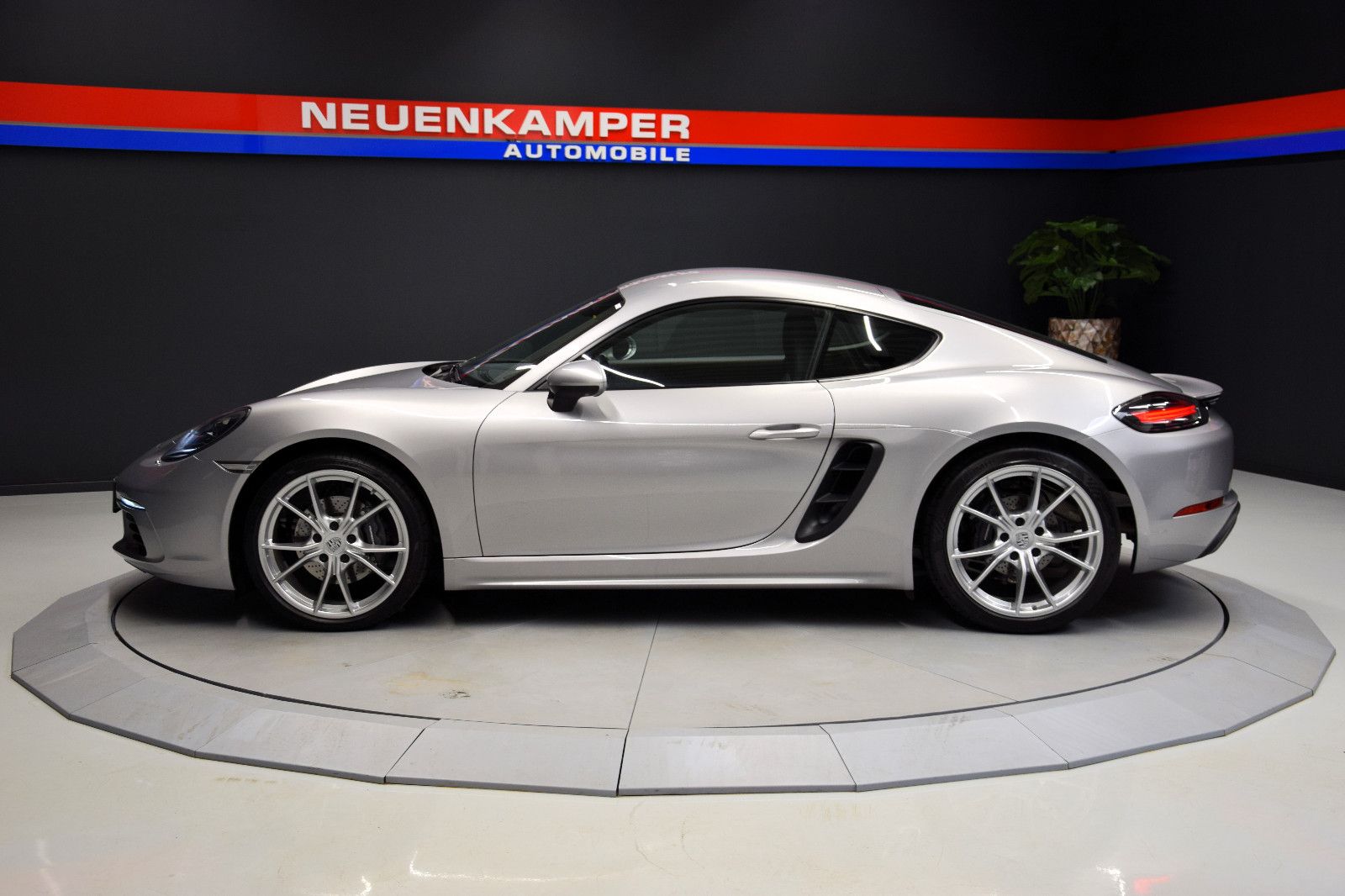 Fahrzeugabbildung Porsche 718 Cayman Sport-AGA PDLS Leder-Paket BOSE ACC