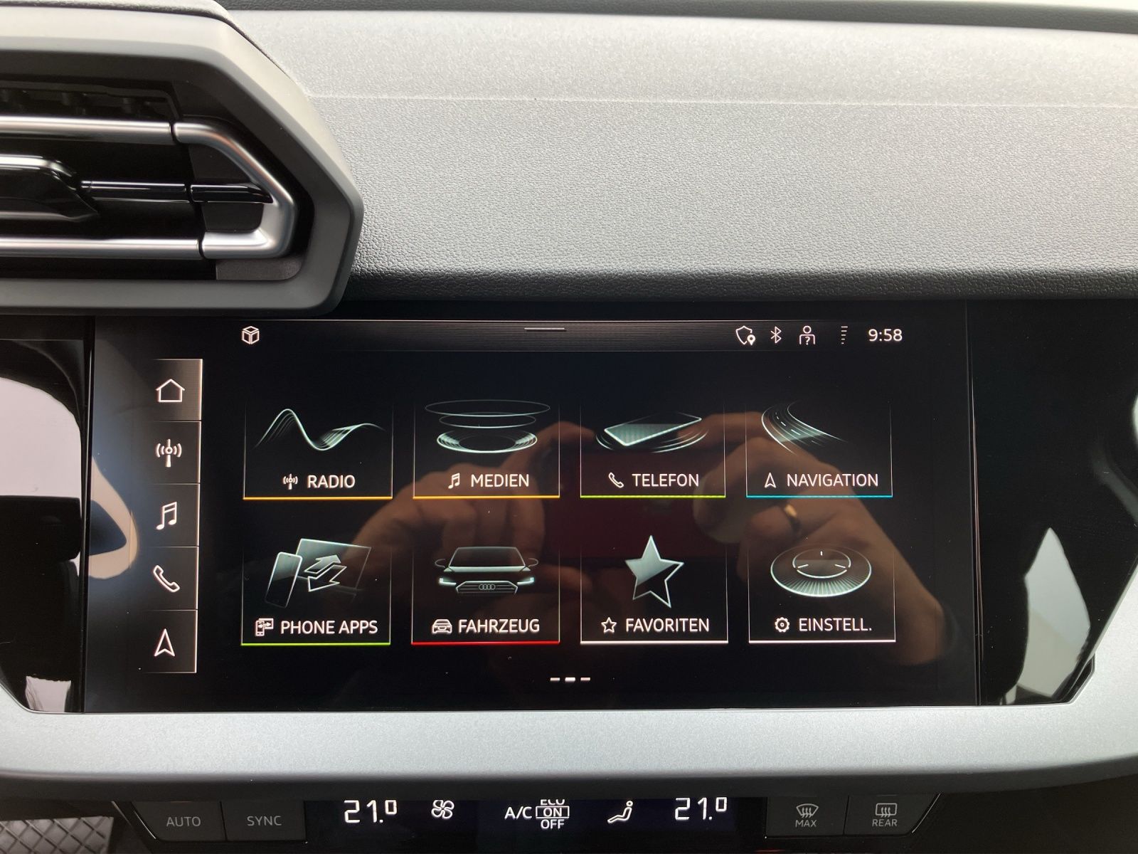 Fahrzeugabbildung Audi A3 Sportback TFSI LED ACC DAB NAVI