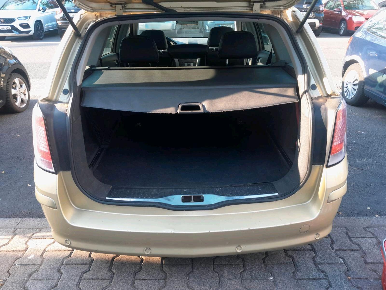 Opel Astra 2004 — photo 11