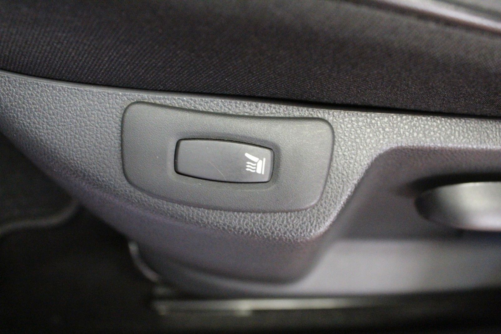 Fahrzeugabbildung Renault Captur TCe 120 EDC *Initiale Navi*Automatik*