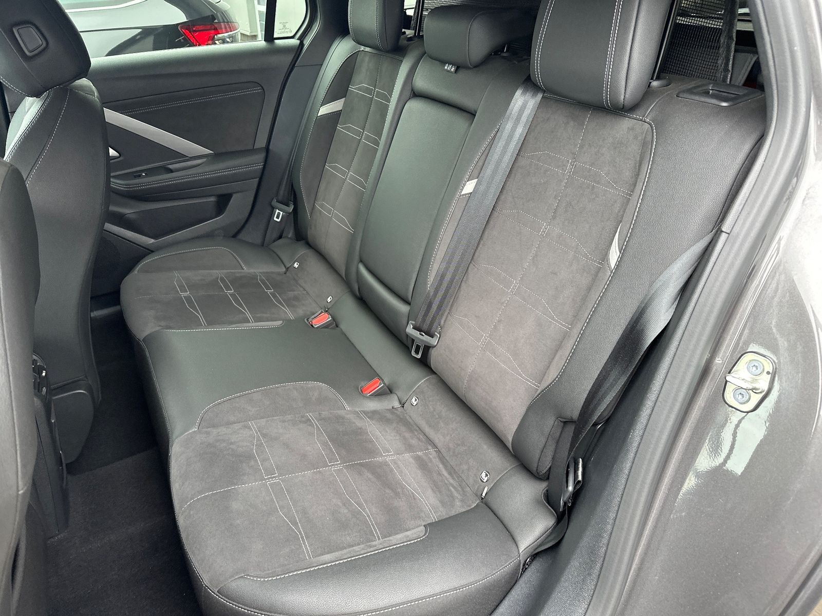 Fahrzeugabbildung Opel Astra ST 1.5 D GS Line NAV+LED+ACC+KAM+AHK+17ZO