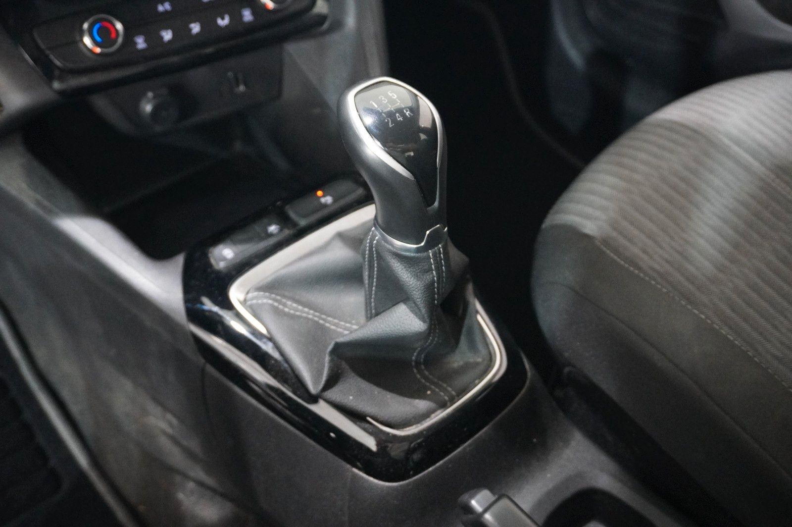 Fahrzeugabbildung Opel Corsa F 1.2T EDITION NAVI/KAMERA/SPORT/DAB+