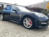 Porsche Panamera V8 Bi Turbo  - blaue Porsche Panamera