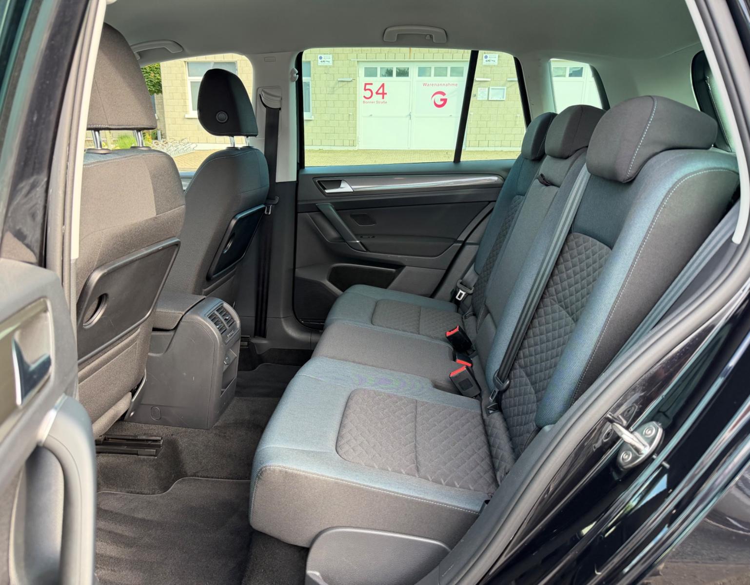 Volkswagen Golf Sportsvan VII IQ.DRIVE/NAVI/TÜV Neu/PDC, миниатюра 13