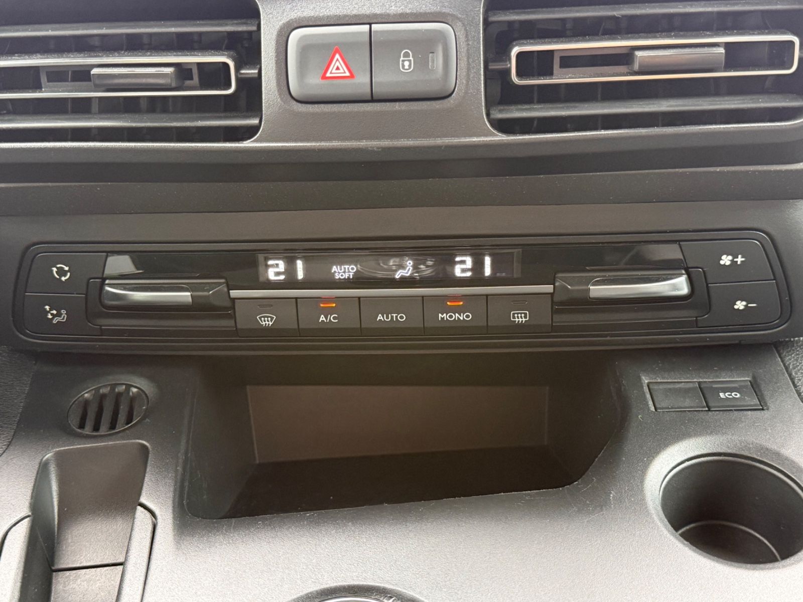 Fahrzeugabbildung Citroën Berlingo XL 7-SITZER AUTOM. KLIMA SITZHEIZ. CAM