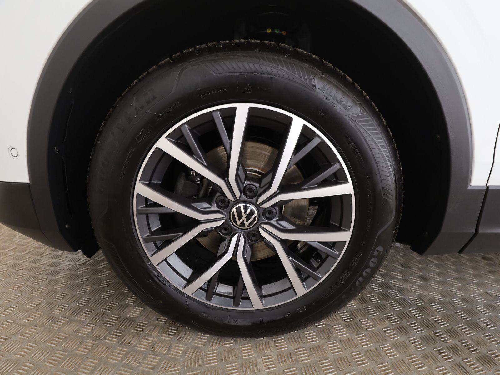 Volkswagen Tiguan - Bild 11