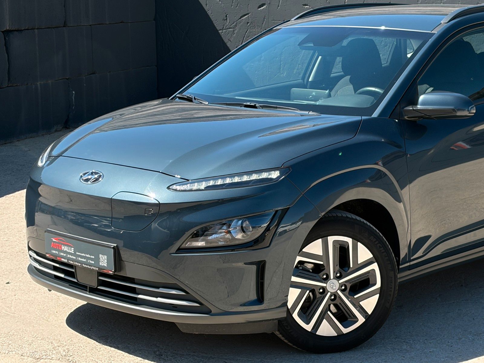 Fahrzeugabbildung Hyundai KONA E Select SHZ LHZ ACC PDC LKA Navi CarPlay