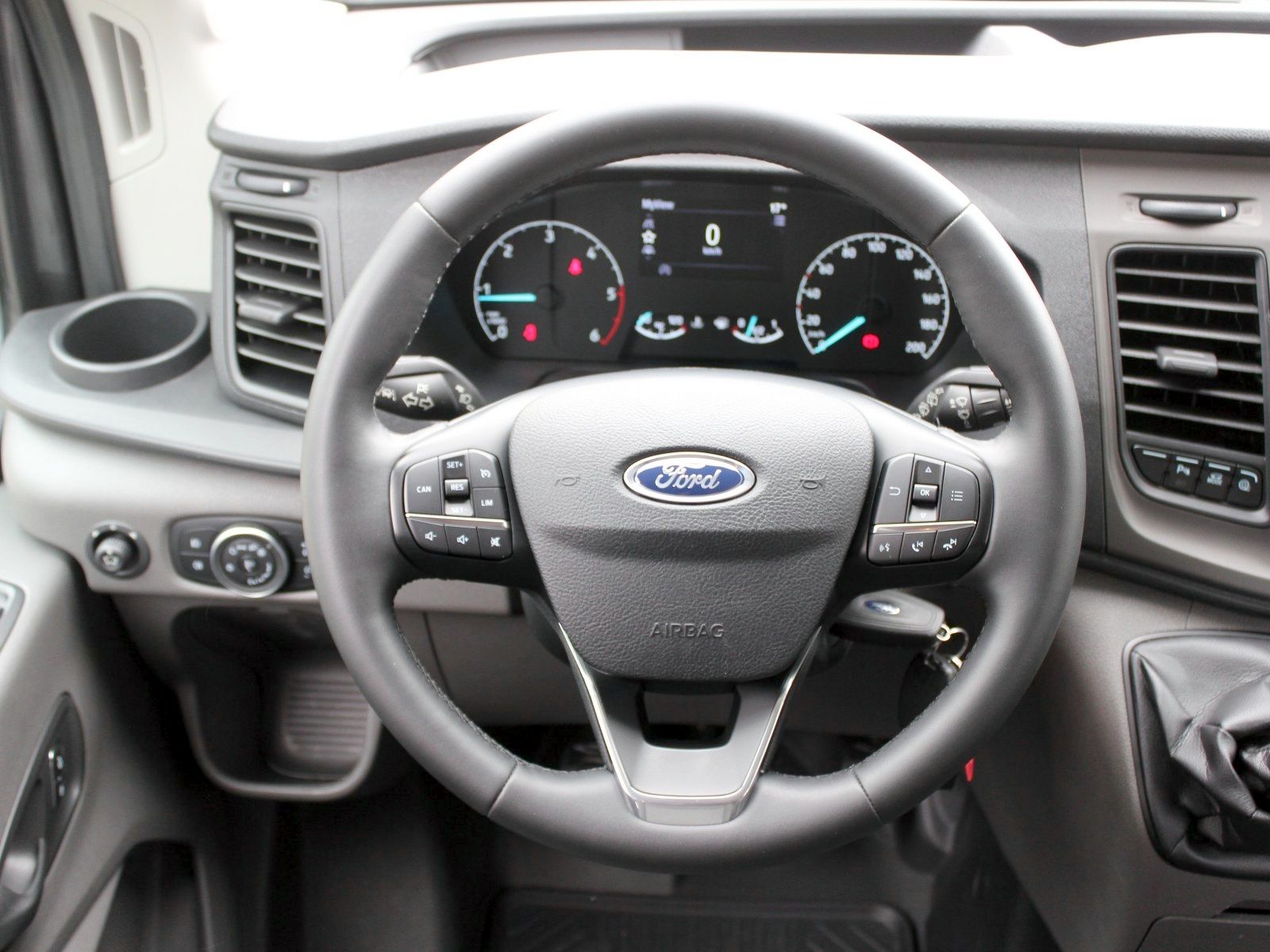 Fahrzeugabbildung Ford Transit 330 L2 Trend 2,0 TDCi DPF Mild-Hybrid