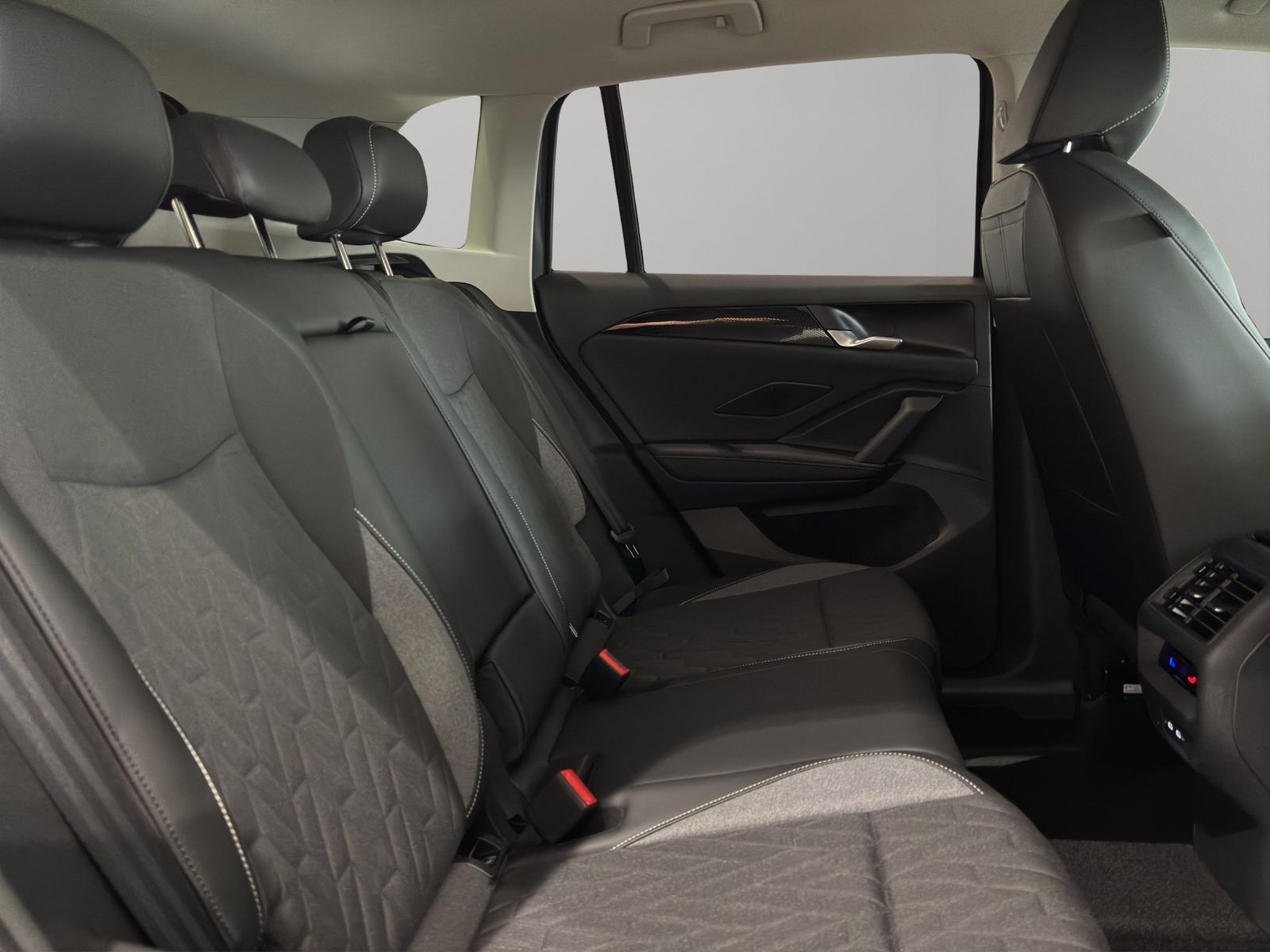 Volkswagen Tiguan - Bild 7
