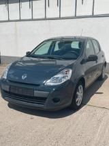Renault Clio III YAHOO! TÜV 12/27 SERVICE NEU - Renault Clio Gebrauchtwagen in Magdeburg