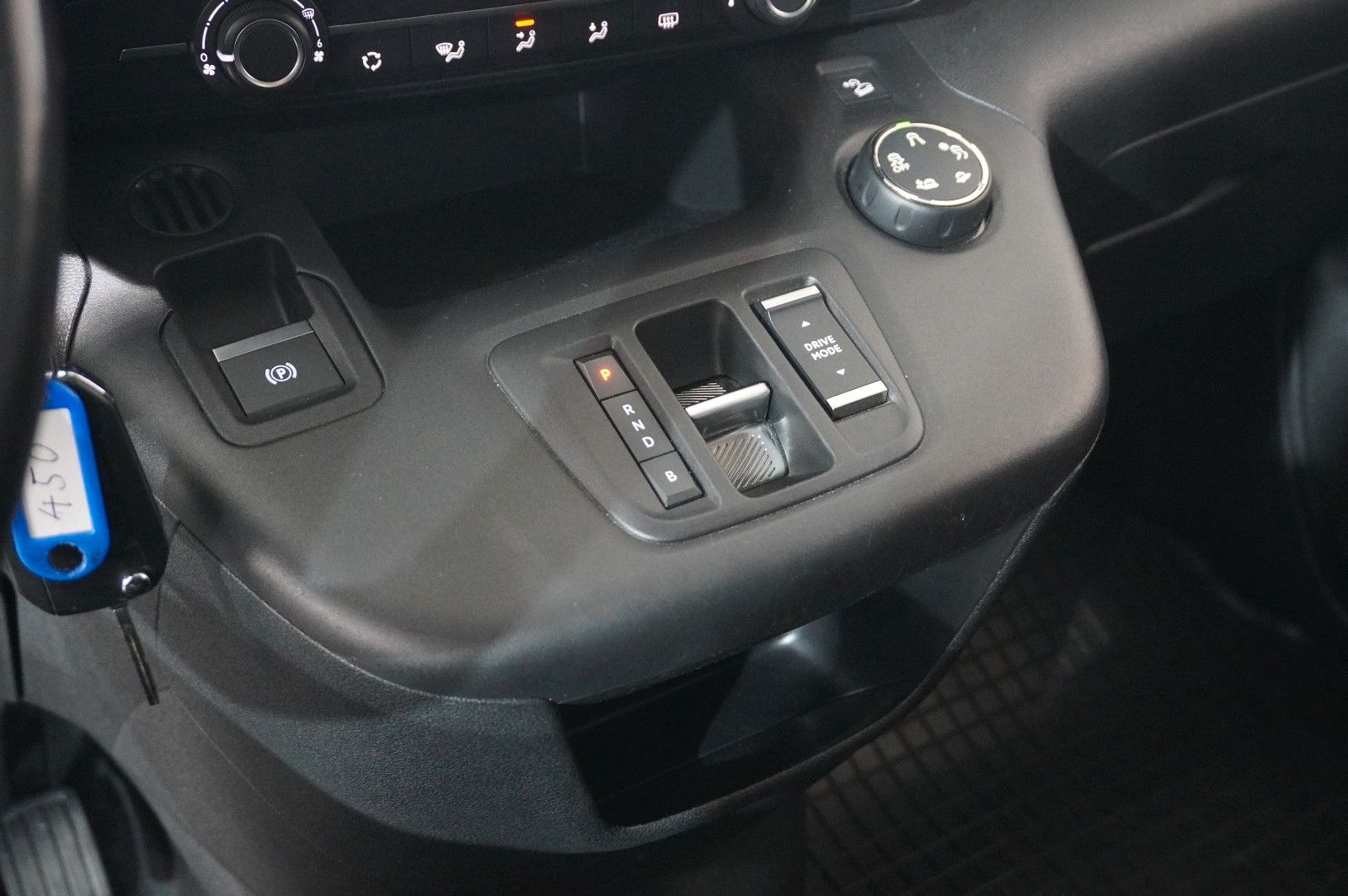 Fahrzeugabbildung Opel Combo-e LIFE ELEGANCE 11KW NAVI/KAMERA/VIRT./DAB
