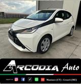 Toyota Aygo 1.0 VVT-i 69 CV 5 porte x-black TSS - Toyota Aygo (X) Black