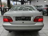 Mercedes-Benz CLK 200 Elegance, Leder, GSHD, PDC, Sitzheizung - Mercedes-Benz CLK 200: Coupe