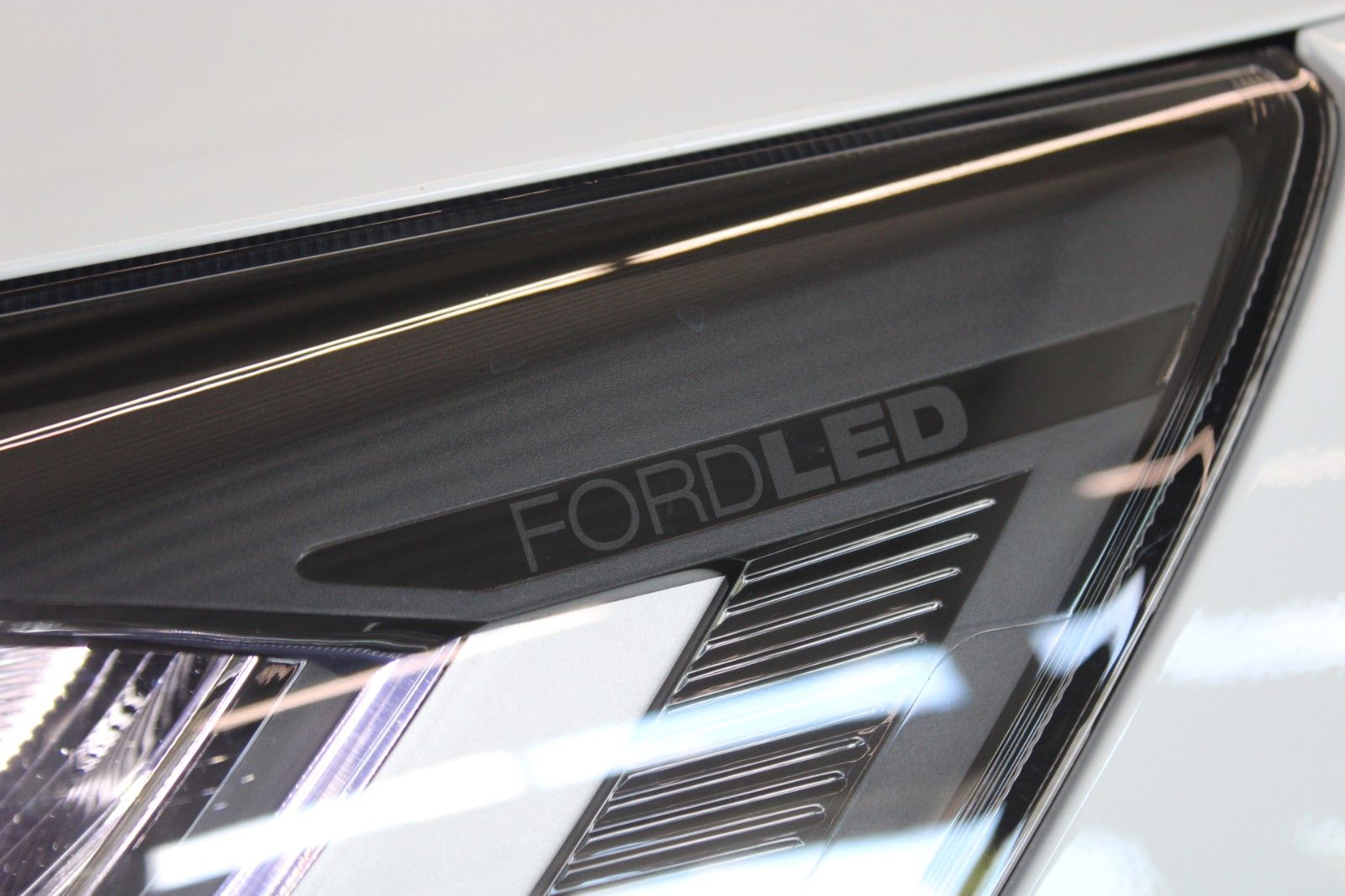 Fahrzeugabbildung Ford Focus MHEV ST-Line FahrerAssistenz + WinterPaket