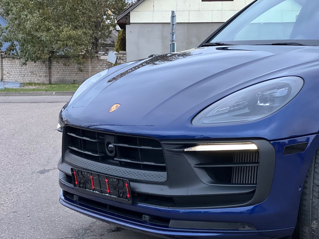 PORSCHE Macan 2023