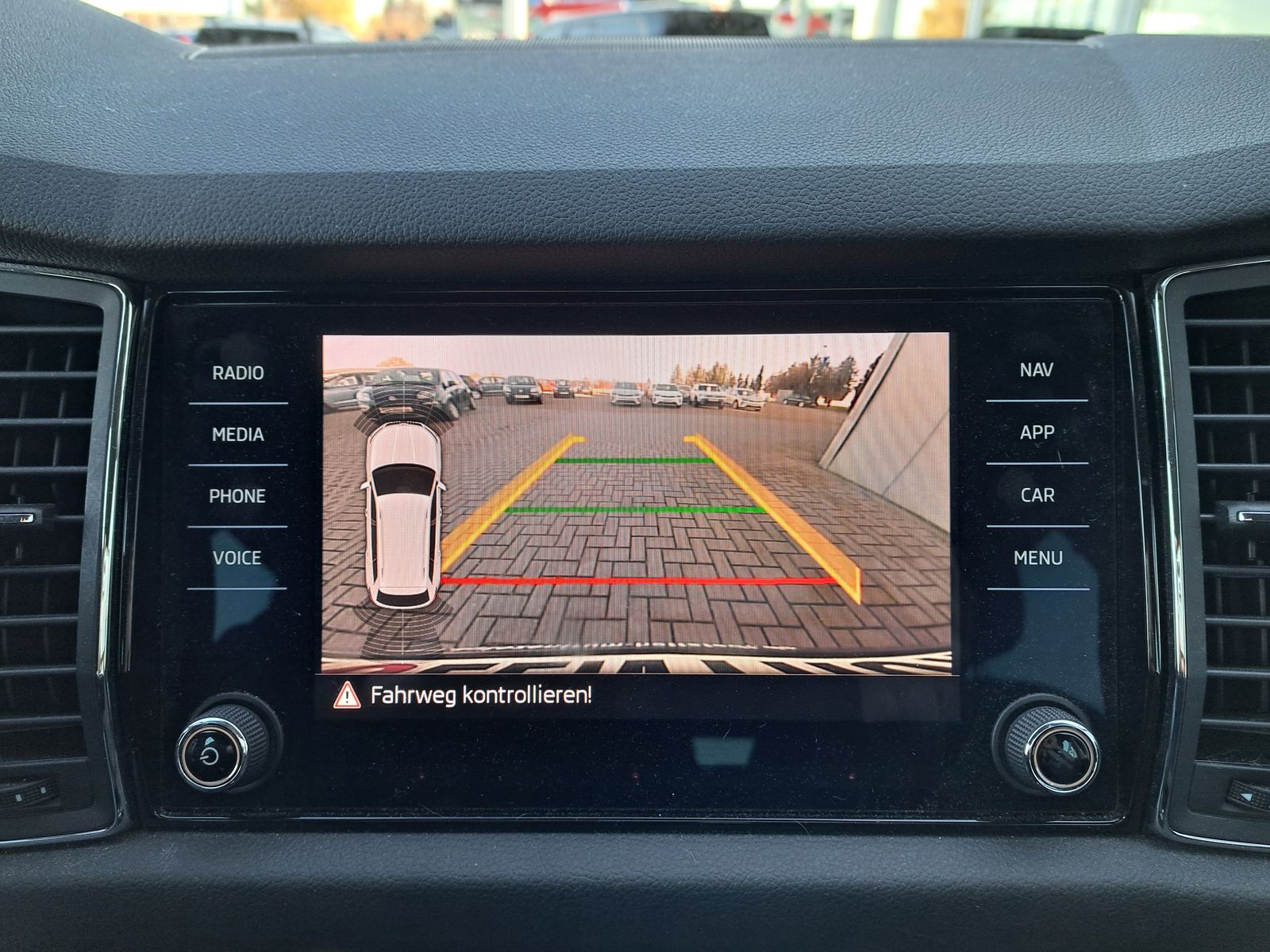 Fahrzeugabbildung SKODA Kodiaq 2.0 TDI DSG 7-SITZE LED NAVI KAMERA ACC