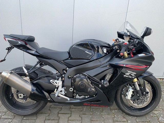 Suzuki GSXR750