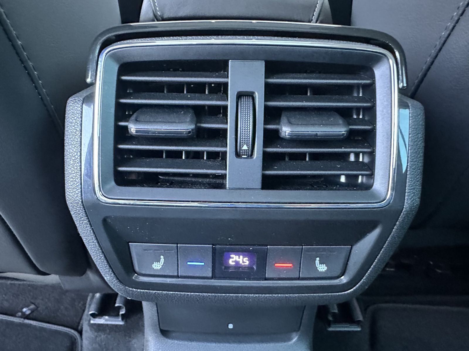 Fahrzeugabbildung SKODA Kodiaq 4x4 L&K NAV+MATRIX+360+PANO+AHK+STANDHEIZ