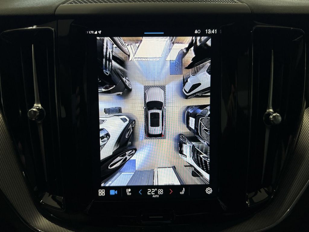 Volvo XC60 T6 Plus Black Edition Recharge AWD AHK 360°