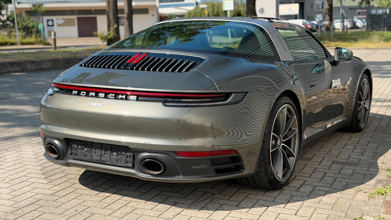 Porsche 992 Carrera 4 Targa Techart - Performance