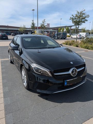 MERCEDES-BENZ A 180 SCORE! LED SHZ H/K-Audio Park-Pilot